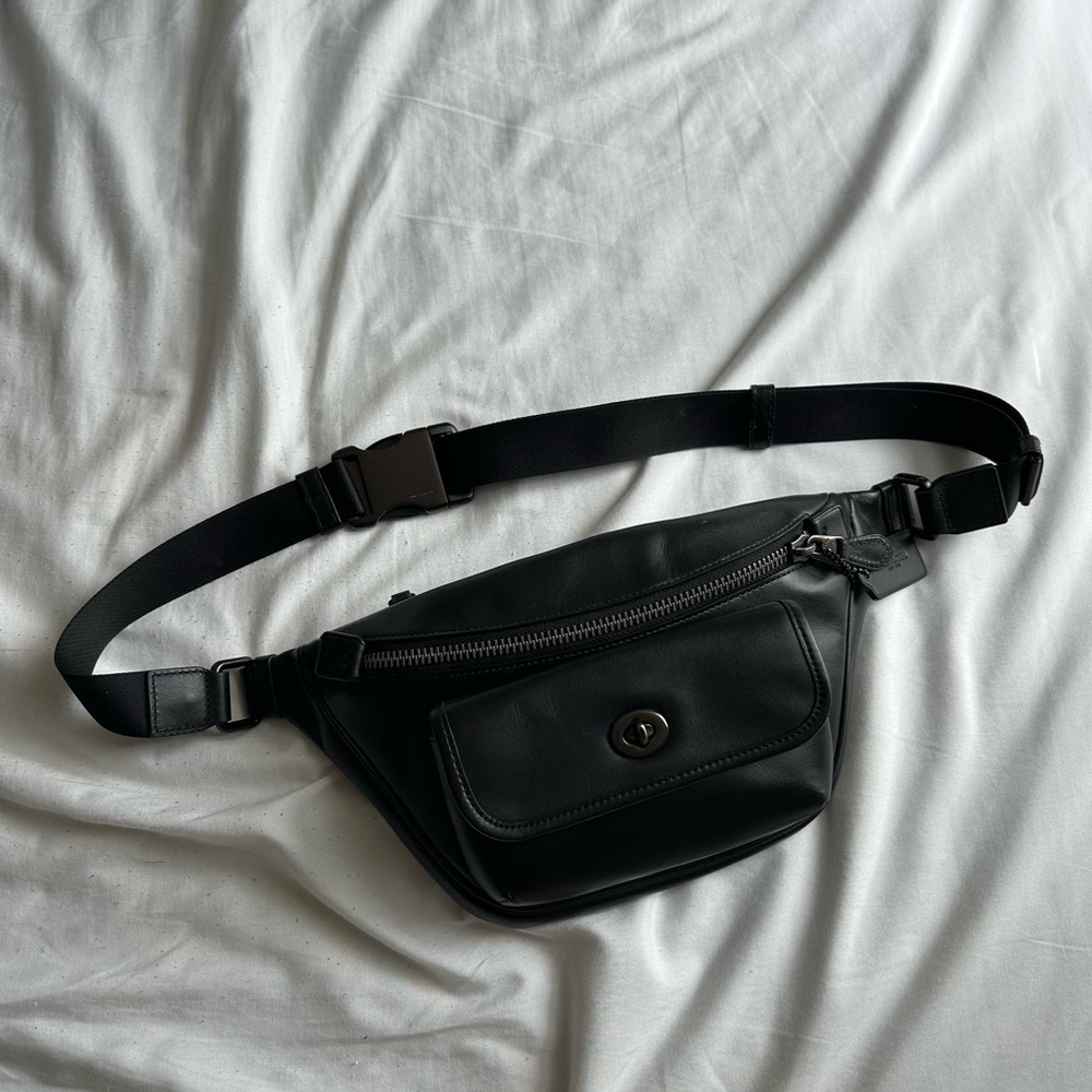 Coach Black Leather Men's Waist Bag